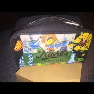 Kiehl’s travel bag